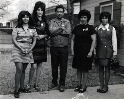 Cesar Chavez poses with four Austin Chicano Huelga women