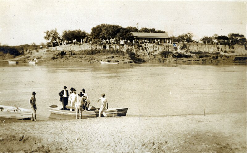 "Watching the Battle of Reynosa, Mexico, from the U.S. Custom-house, at Hidalgo Texas"