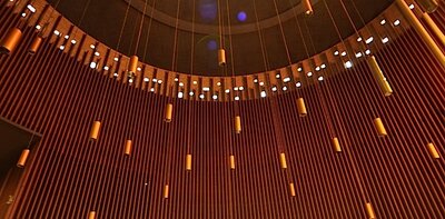 Temple Emanu-El (Dallas, Texas): sanctuary interior with hanging light fixtures