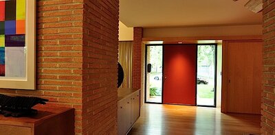 Nakoma Residence (Dallas, Texas): interior programming with front door